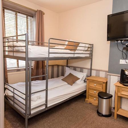 Dimple Well Lodge Hotel Wakefield Buitenkant foto