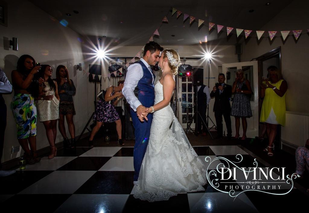 Dimple Well Lodge Hotel Wakefield Buitenkant foto