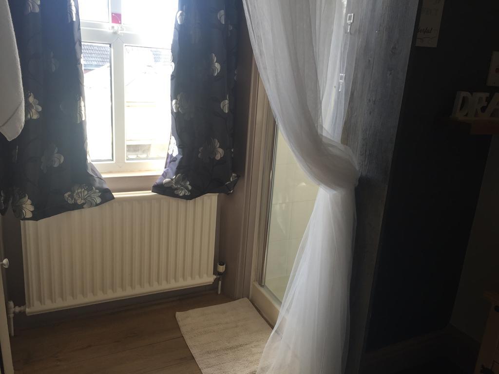Dimple Well Lodge Hotel Wakefield Kamer foto