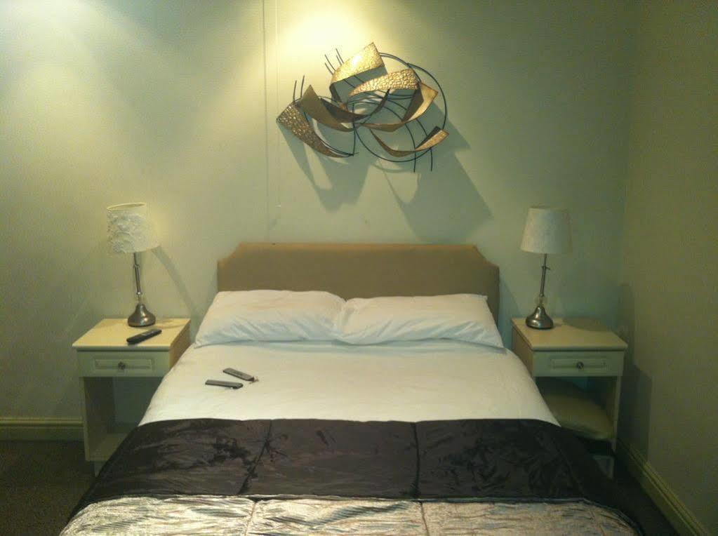 Dimple Well Lodge Hotel Wakefield Buitenkant foto